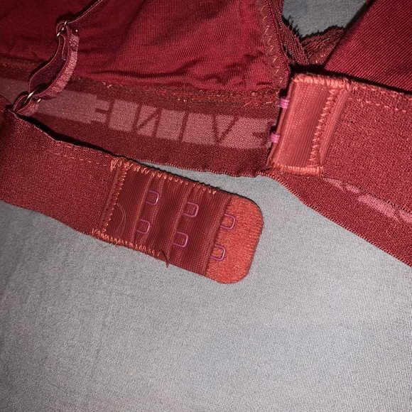 Rose & vine Red Lace lightly-padded Bralette - Picture 6 of 7